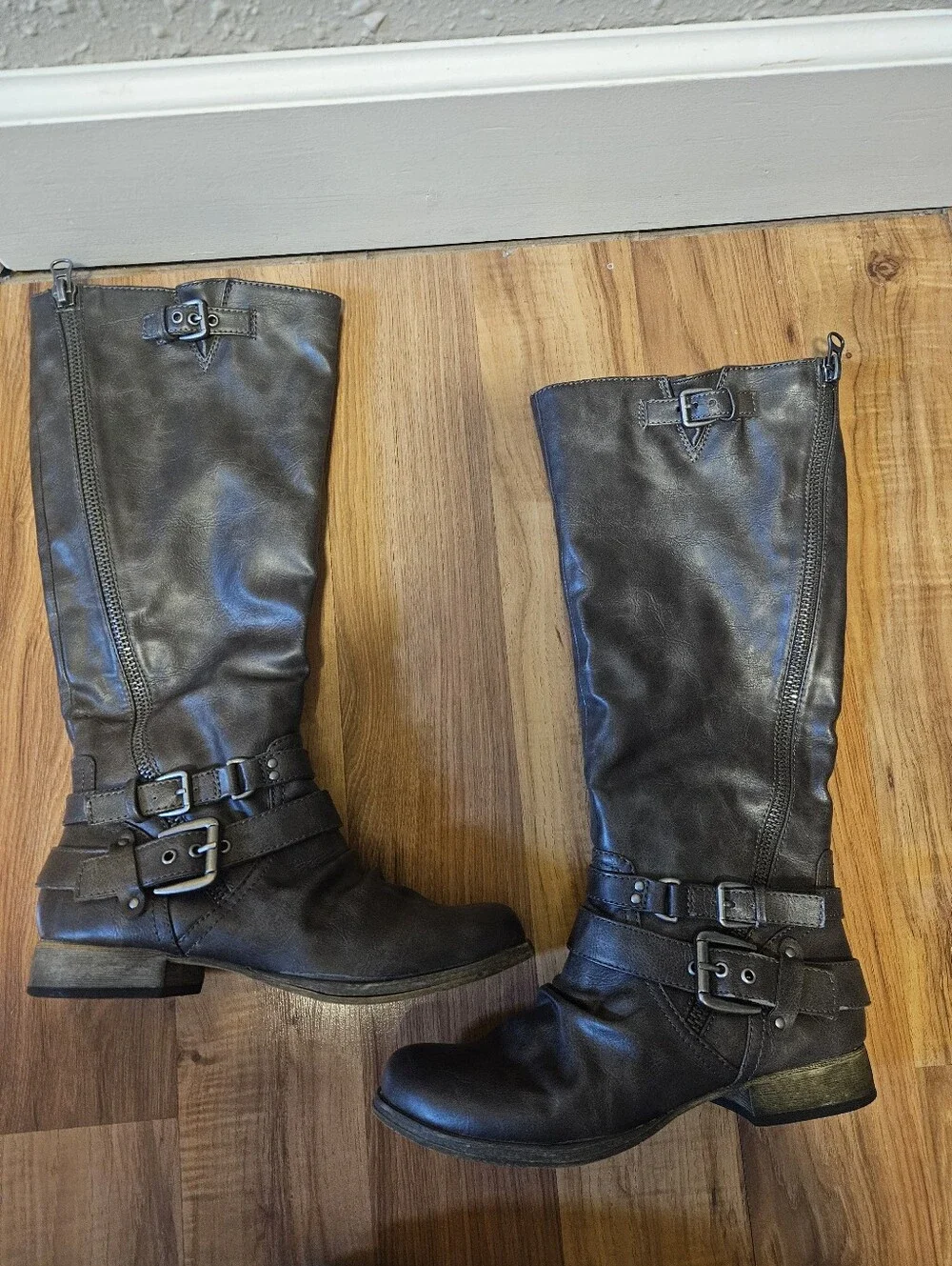 Carlos Santana Women's Knee-High Boots in Charcole Grey